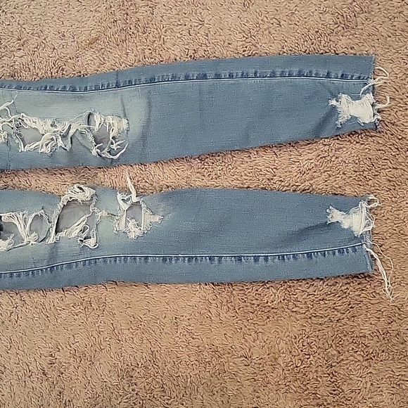 Hollister 1R distressed jeans - Picture 2 of 4